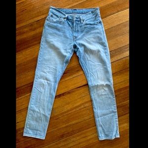 Women’s Levi’s 501 button fly straight leg mom jean /boyfriend jean size 27